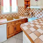 Hébergement de vacances 2 Bedroom Awesome In