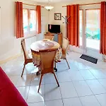 Hébergement de vacances 2 Bedroom Awesome In *