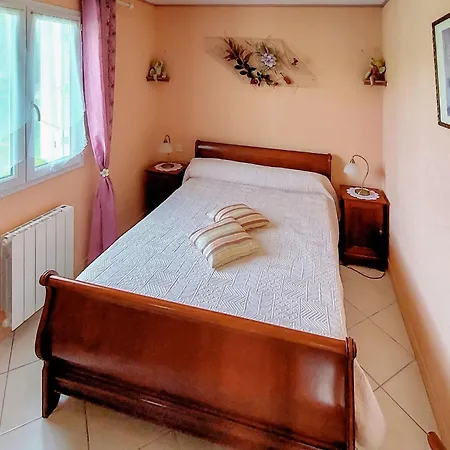 2 Bedroom Stunning In Vakantiehuis Souvigné