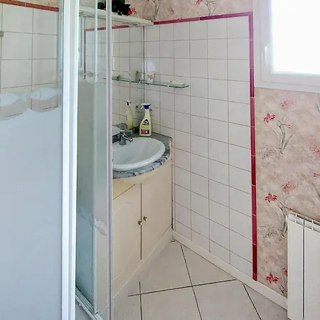 2 Bedroom Awesome In *