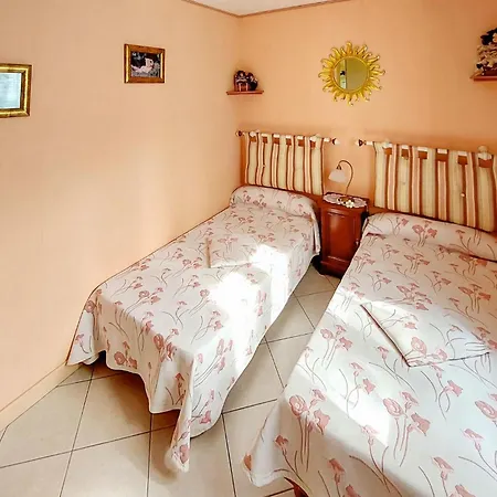 2 Bedroom Awesome In Souvigné