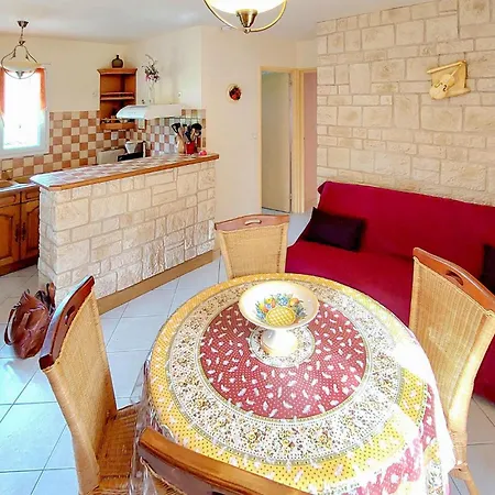 2 Bedroom Stunning In Casa vacanze