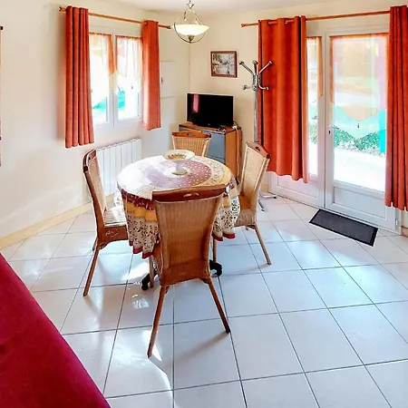 بيت للعطل 2 Bedroom Awesome In *